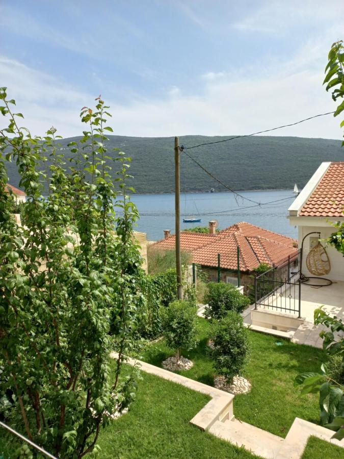 Villa Angelina Kumbor Exterior foto